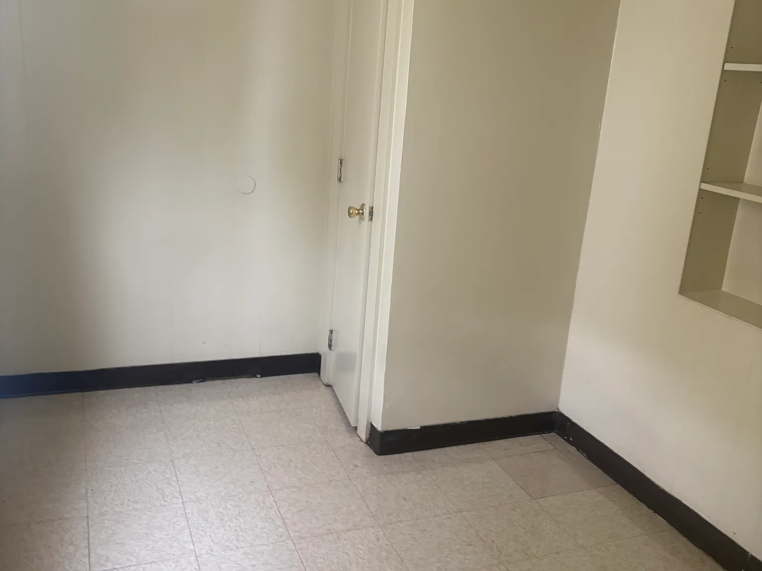 4 bed, 1229 sqft, $1,750 — Photo 4