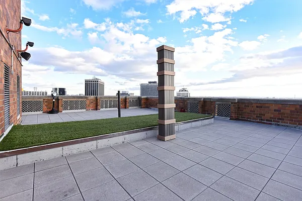 Rented by Compass | media 9