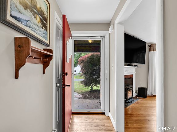 3rd image of 13 Jackson Street