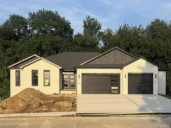 3rd image of 3825 N Arbor Lake Dr