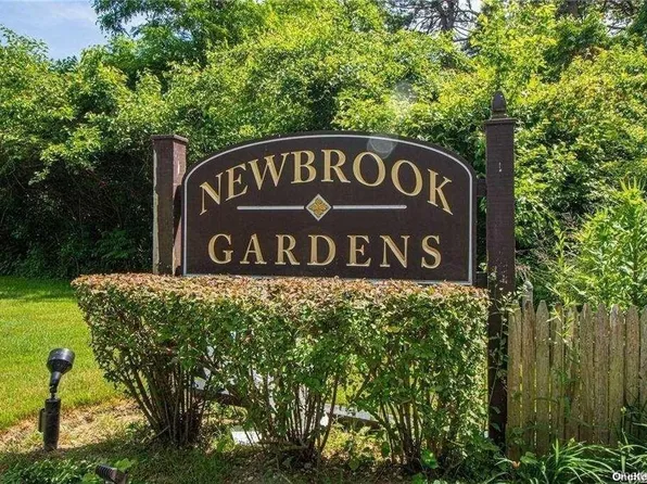105 Newbrook Lane #105, Bay Shore, NY 11706