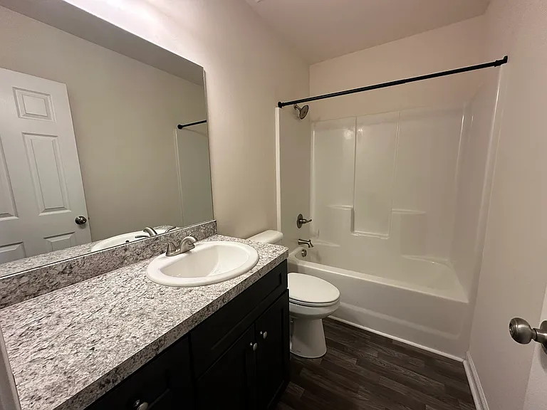 206 Hyde Park Ln — Photo 9