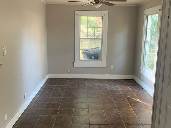 2nd image of 233 Jordan St