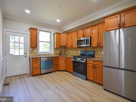 4th image of 5334 Lena St