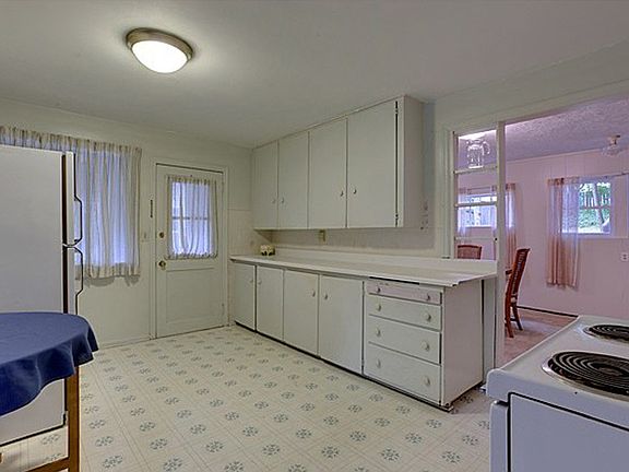 4th image of 1542 NE 170th St