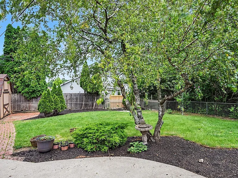 898 Havendale Dr — Photo 18