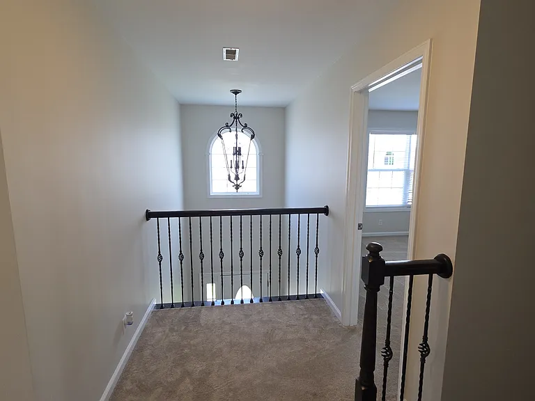 1186 Castlewood Dr — Photo 15