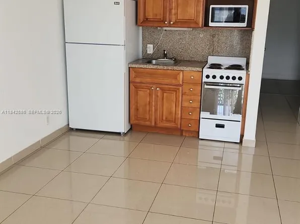 16450 NW 2nd Ave APT 206, Miami, FL 33169