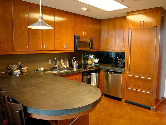 5th image of 200 River Market Ave APT 604