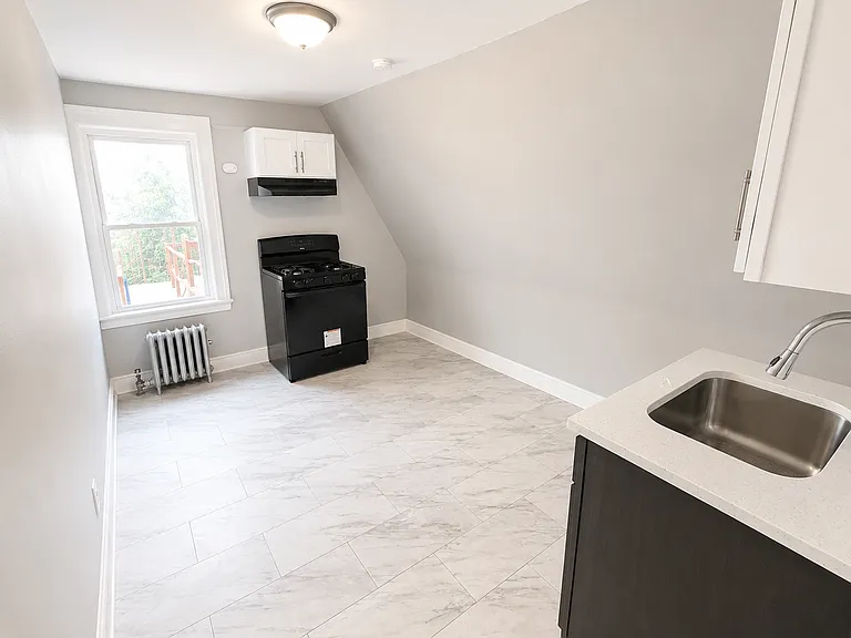 413 Summer Ave #3 — Photo 6