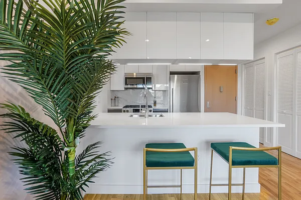 Rented by Bond New York | media 45