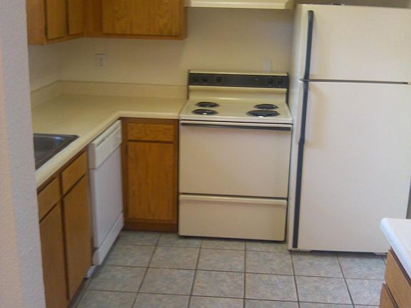 3rd image of 2051 Mars Ave APT E4
