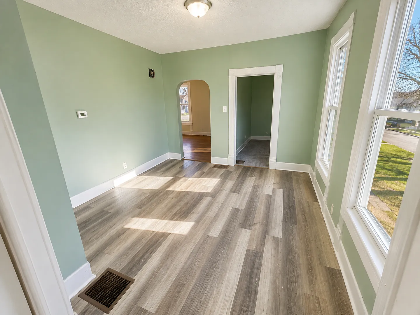 3 bedroom 1 bathroom House — Photo 4