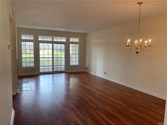 4th image of 59 Doral Greens Dr W