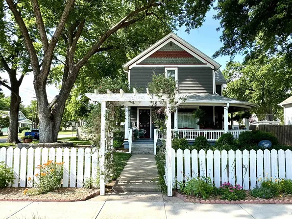 401 Crawford St, Clay Center, KS 67432