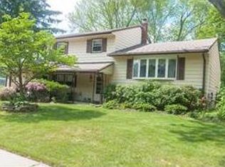 383 Waltham Ave, Metuchen, NJ 08840