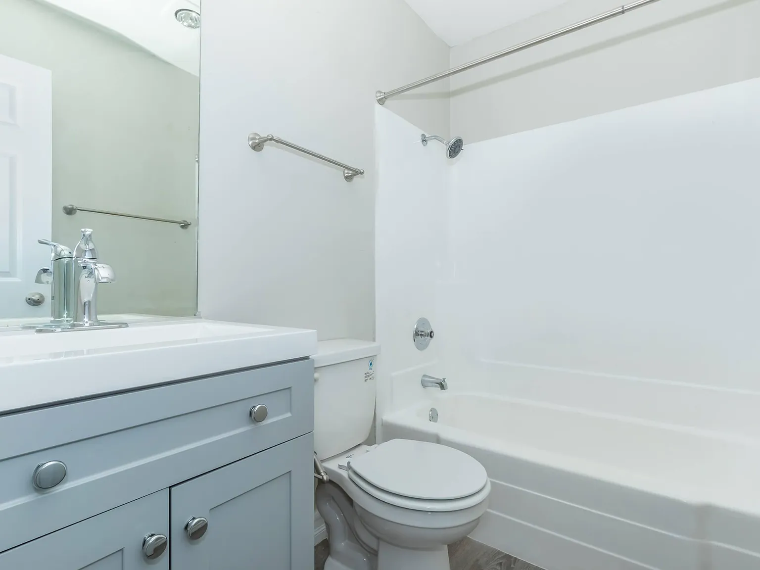 Seacoast Apartments — Photo 4