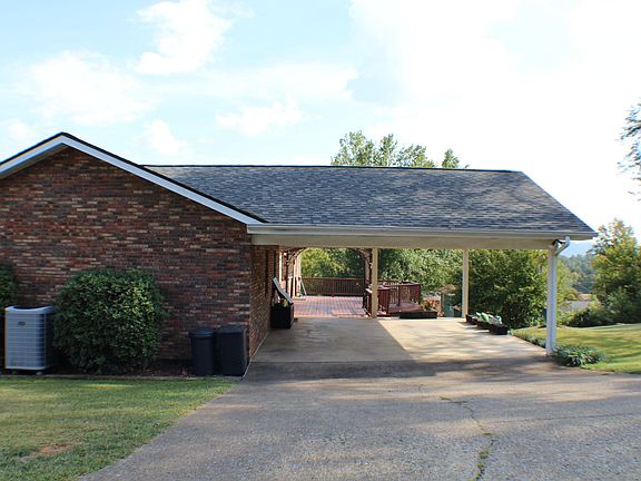 3rd image of 213 Armstrong Dr