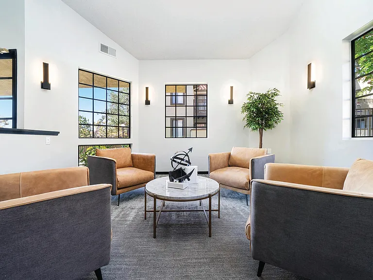 Villa La Paz Apartment Homes — Photo 15