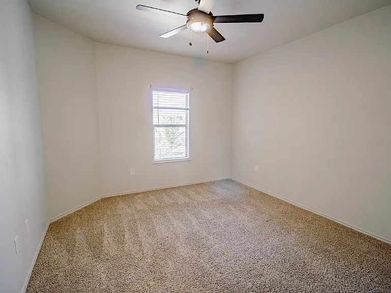 11909 Evanston Ave — Photo 6