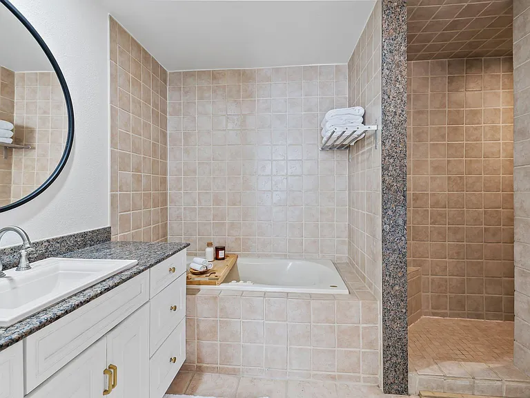 1113 W Oltorf St — Photo 17