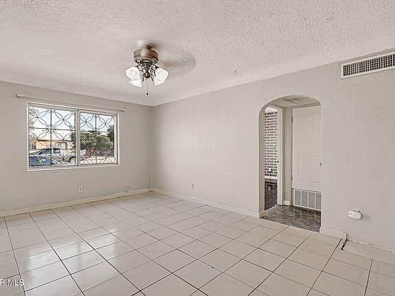 3rd image of 115 Miller Cir