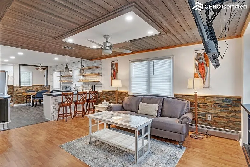Albany Executive Level Furnished Housing — Photo 3