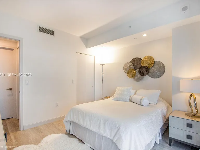 55 SW 9th St #3802 — Photo 9