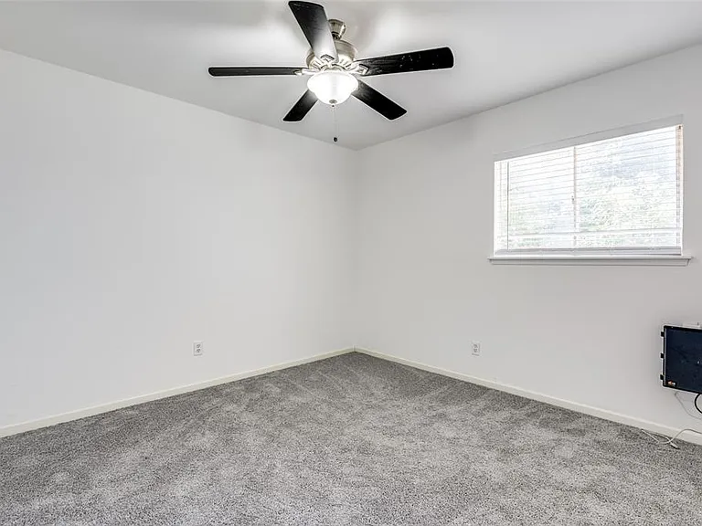1300 Pioneer Ln — Photo 19
