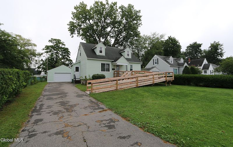 2nd image of 3329 Marie Street