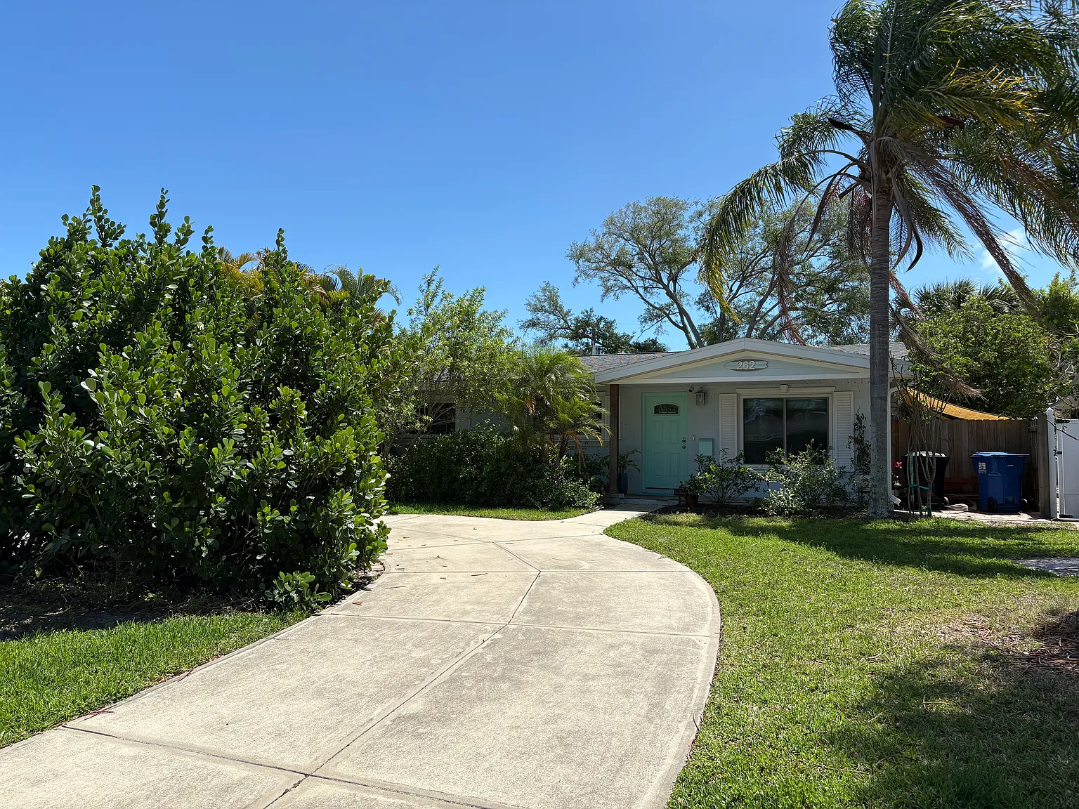 3 bed, 1242 sqft, $3,600 — Photo 3