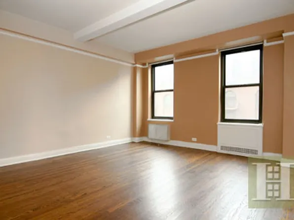 161 West 16th Street image 1 of 4