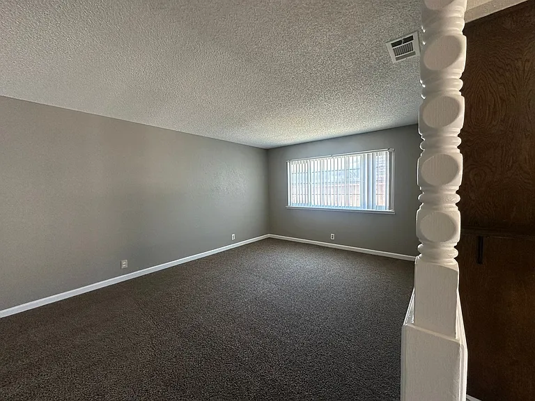 1175 E Edison St — Photo 12