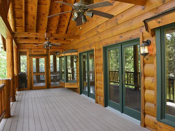 5th image of 693 Mountain Wynd Dr