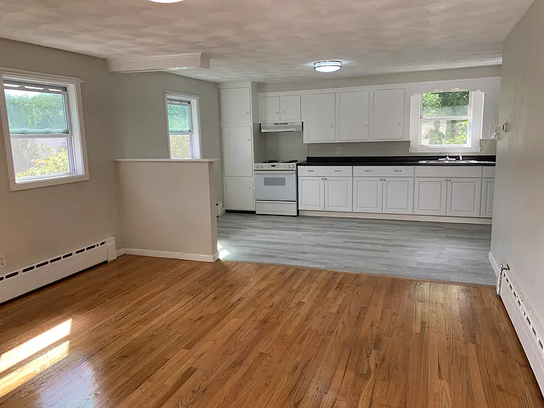 15 Virginia Ave — Photo 3