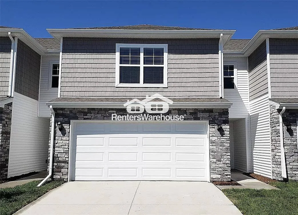 3 Bedroom Townhomes! Adel, Iowa — Photo 1