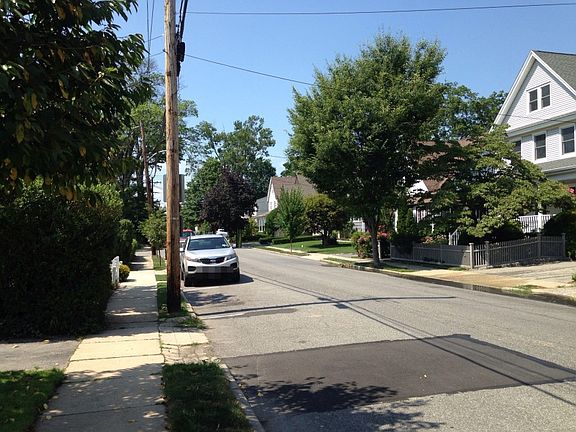 5th image of 403 Beach Ave