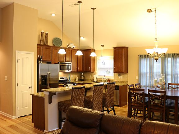 5th image of 408 W Ocean Acres Dr