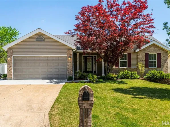 1144 Monza Dr, Saint Charles, MO 63303