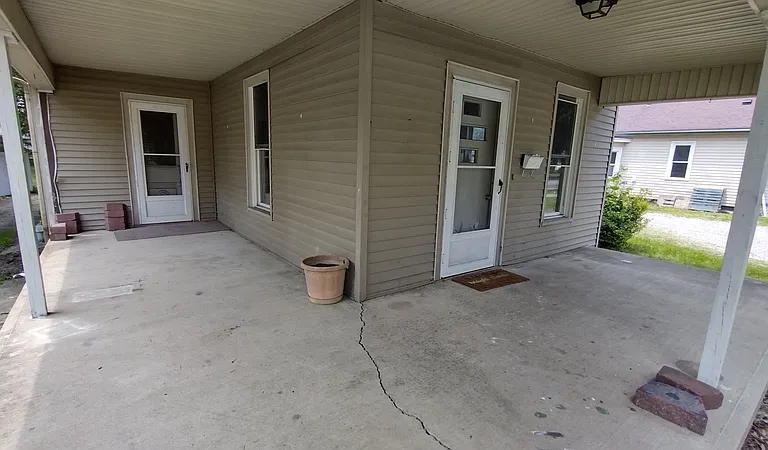 700 E High Ave — Photo 4