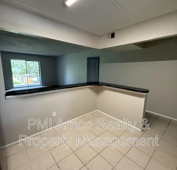 2812 Somerset Park Dr #203 — Photo 5