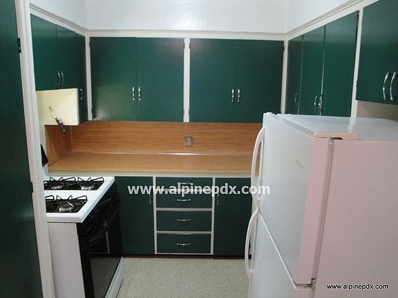 4th image of 1021 NE Birchwood Dr #0