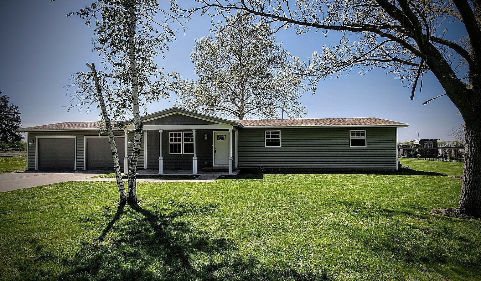 311 N West St, Sadorus, IL 61872 Zillow