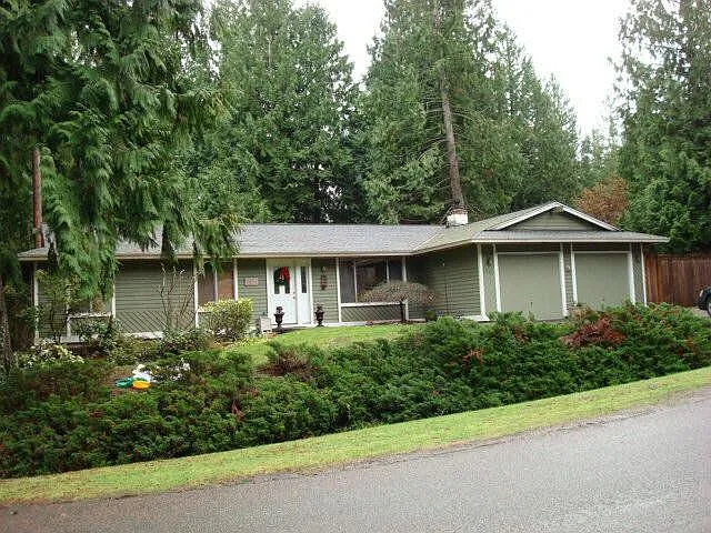 170 221st Ave NE photo 1