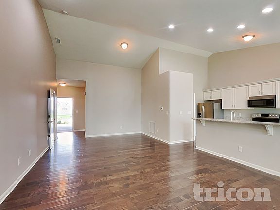 2nd image of 4220 Trillium Way