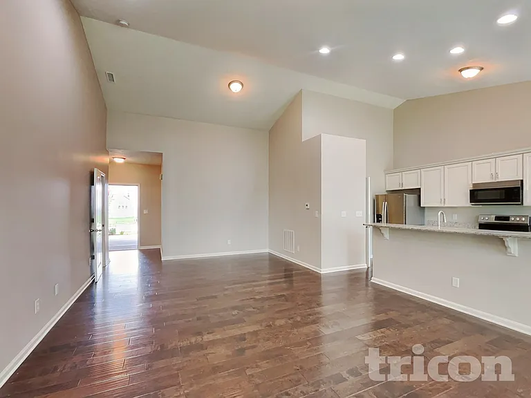 4220 Trillium Way — Photo 2