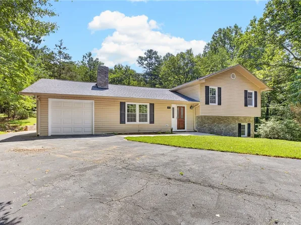 515 Hartwell Dr, Seneca, SC 29672