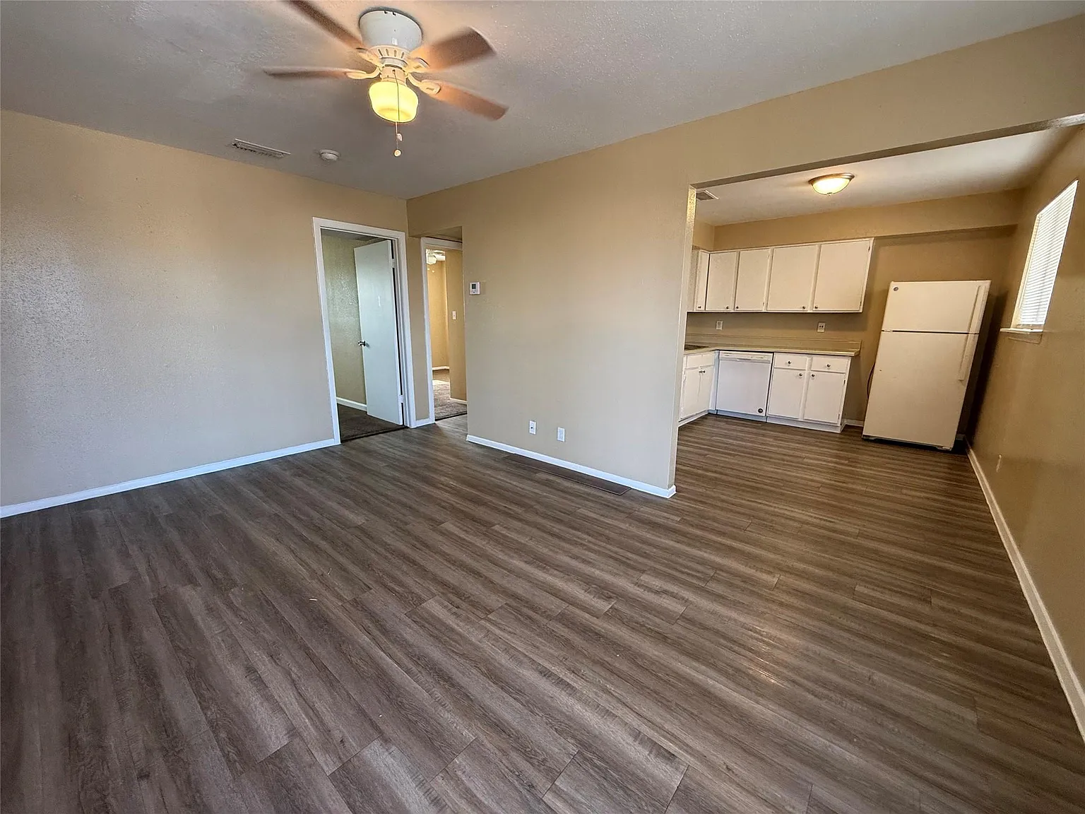 2 bed, 1.0 bath, $1,500 — Photo 4