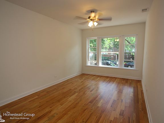 3rd image of 902 W Sunnyside Ave APT 1