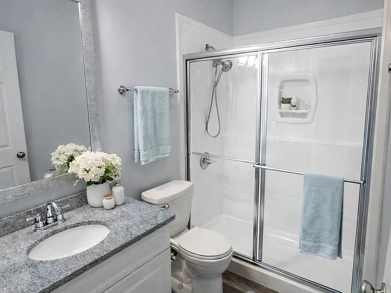 5477 Pensacola Ave — Photo 8